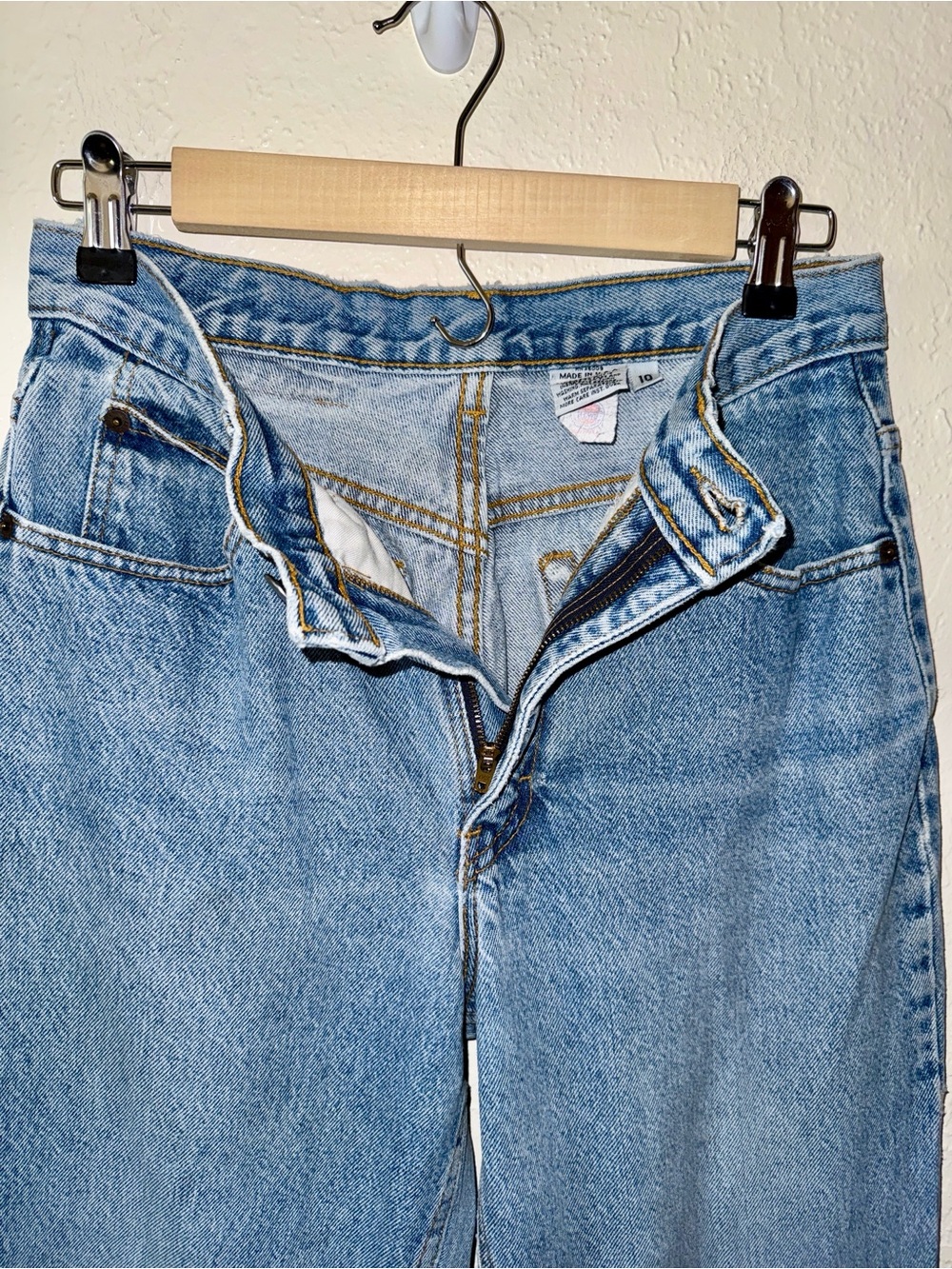 Vintage 80s Calvin Klein High Waisted Jeans Tapered Plain Pocket Light Wash 28 - Picture 5 of 7